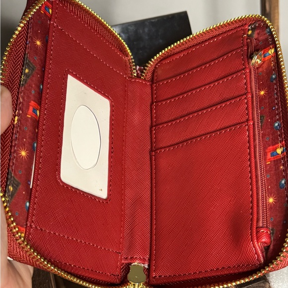 Disney Villains Queen Loungefly Crossbody, Wallet, Keychain/Bag Charm Bundle - Picture 4 of 8